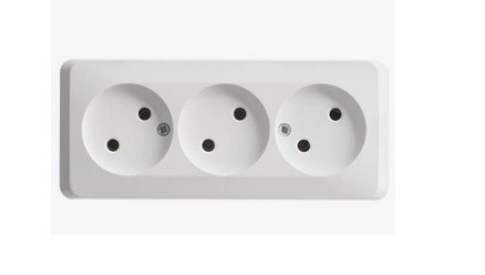 22217 Розетка накл. Schneider Electric ЭТЮД 3-я Б/З белая <PA16-009B>