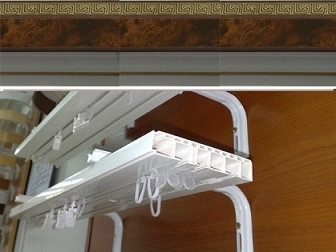 22226      Карниз ГАЛАНТ 2,0м Вишня (5см) ОМ-3 с кроншт., шт