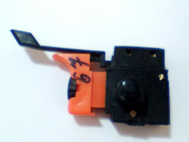 03268      Выключатель №147 подходит для дрели Black’&’Decker 8(8)A